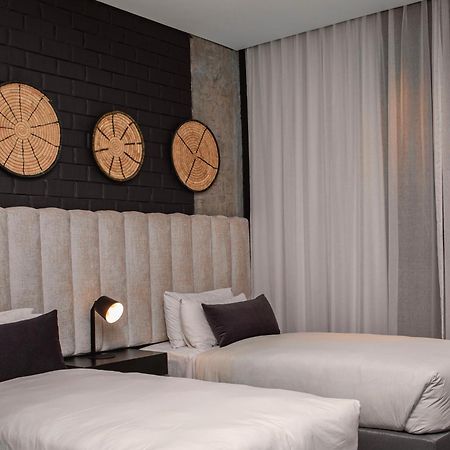 The Urban Hotel Lusaka Esterno foto