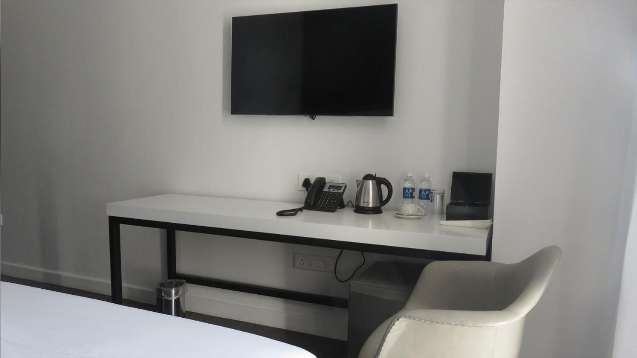 The Urban Hotel Lusaka Esterno foto