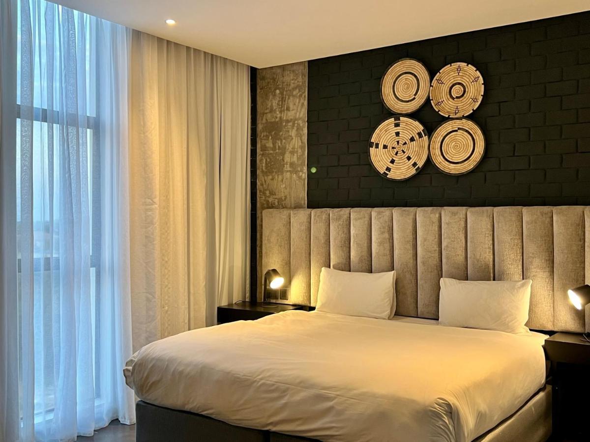 The Urban Hotel Lusaka Esterno foto